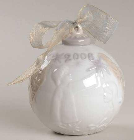 Annual Ball Ornament 2006-L8221g - Boxed