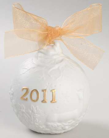 Annual Ball Ornament 2011 Re-Deco Gold - L8347   - Boxed