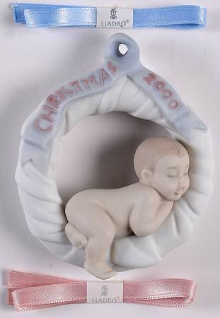Baby's First Christmas 6697-Baby In Wreath (White) - Boxed