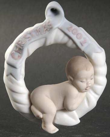 Baby's First Christmas 6724-Baby In Wreath (White) - Boxed