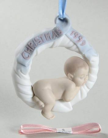Baby's First Christmas 6694-Baby In Wreath (White) - Boxed