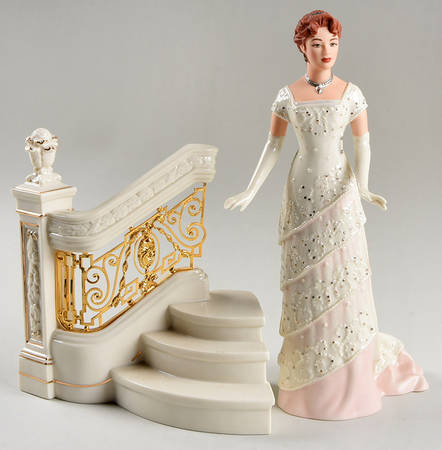 Titanic Rose's Grand Entrance (Set Of 2) - With Box