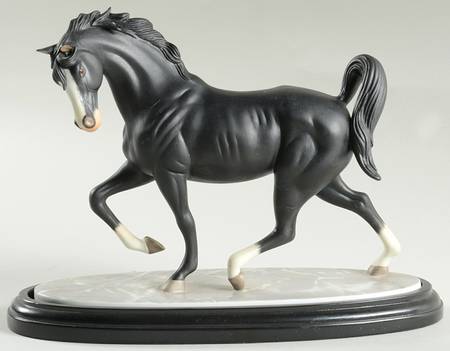 International Horses The Arabian Knight-Light Nose - No Box