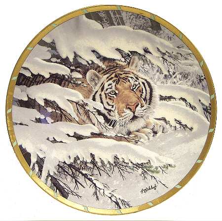 Royal Cats Ambush In The Snow - No Box