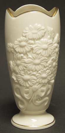 Mothers Day Vase Glorious Daises - No Box