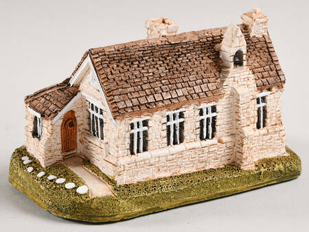 English Cottages Old School House Ver 1 - No Box