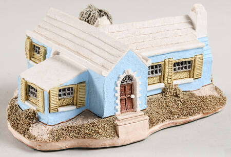 English Cottages Bermuda Cottage-Ver 2/Blue - Bx393 With Box