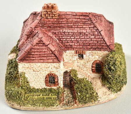 English Cottages Sussex Mill-Ver 2 (14 Windows) - No Box