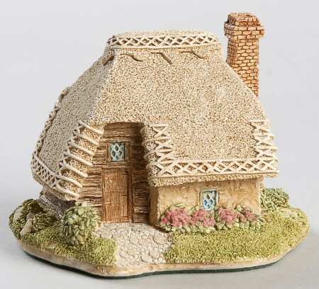 English Cottages Strawberry Cottage - Boxed
