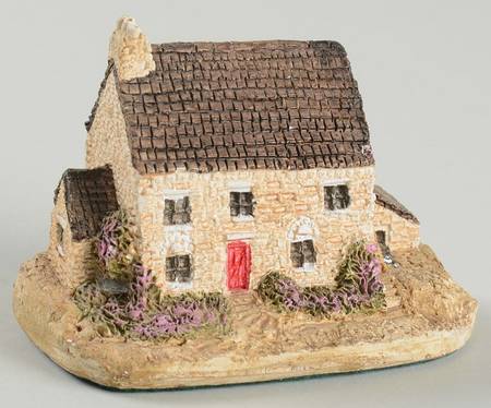 English Cottages Dale House-Small Windows Less Foliage - Boxed