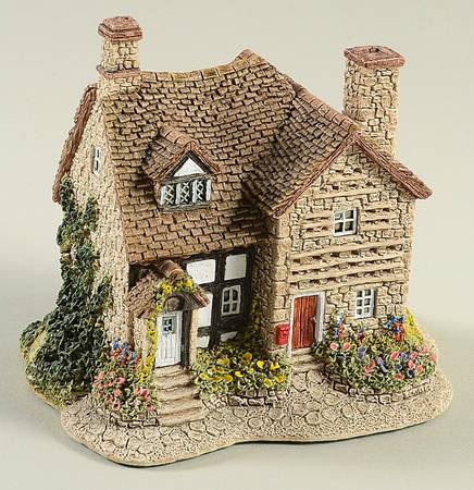 English Cottages Pear Tree House - Boxed