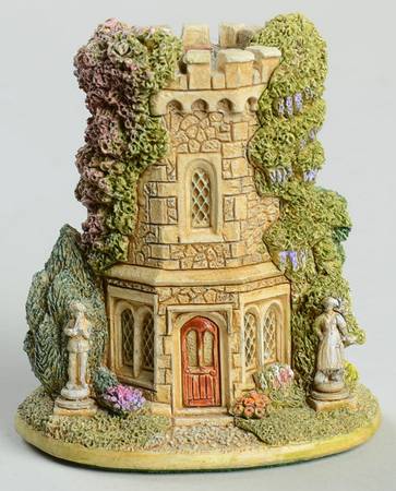 English Cottages Juliet's Tower - With Box Bx347