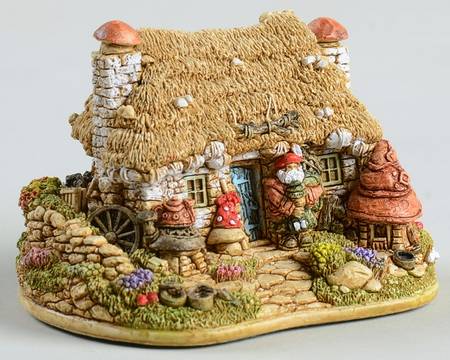 English Cottages Gnomin In The Gloamin - Boxed