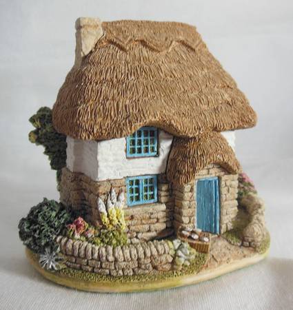 English Cottages Bumblebee Cottage - Boxed