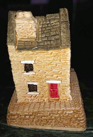 English Cottages Miners-Ver 2/Black Roof - With Box Bx381