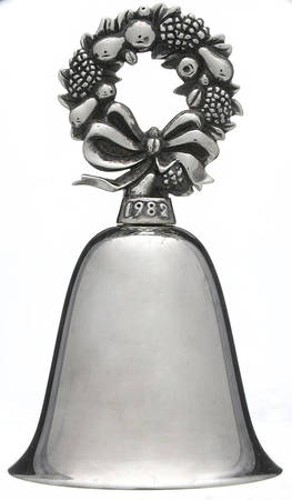 Lunt Christmas Bell Della Robbia - With Box