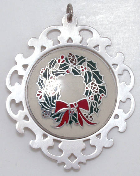 Framed Medallion Christmas Wreath - With Box
