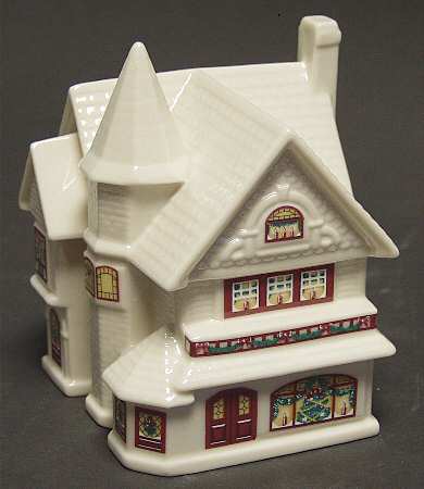 Holiday Village Walter Scott House - Boxed