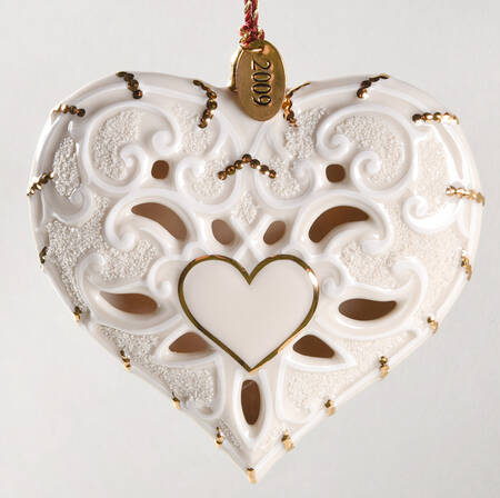 Lenox Christmas Ornament 2009-Vaerie Heart - With Box Bx349