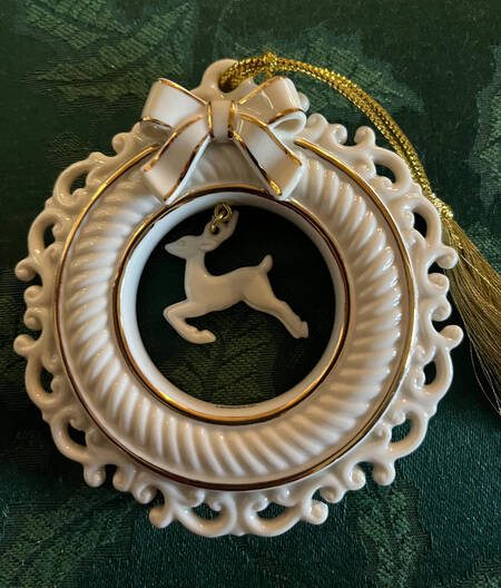 Lenox Christmas Ornament Reindeer In Wreath - With Box Bx367