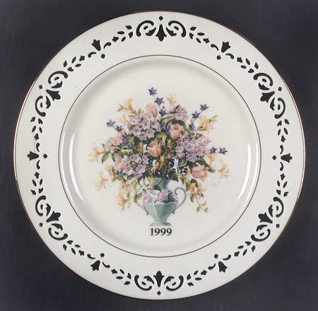 Colonial Bouquet Connecticut - Boxed