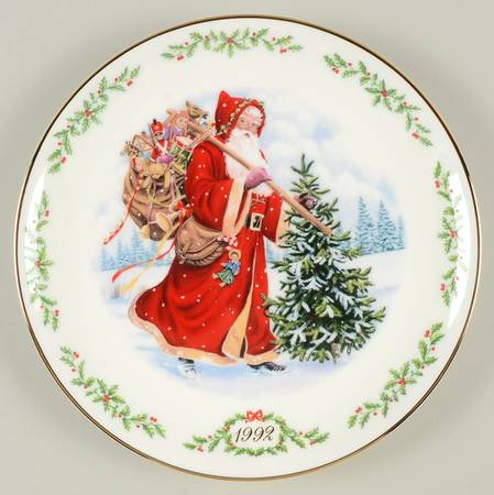 International Victorian Santas Kris Kringle-Old German Santa - No Box