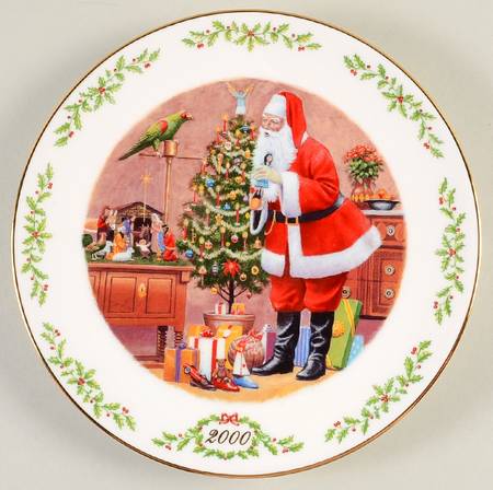 International Victorian Santas Papai Noel - No Box
