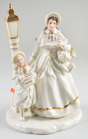 Lenox Christmas Figurine Caroling By Lamplight - Boxed