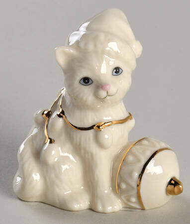 Lenox Christmas Figurine Cat With Christmas Ornament - Boxed