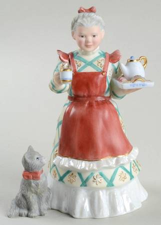 Lenox Christmas Figurine Mrs. Claus' Welcome - Boxed