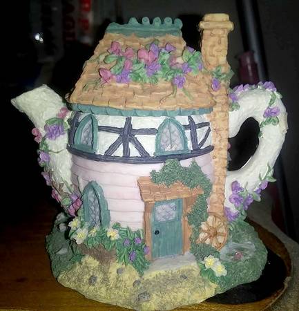Tea Garden Cottages Sweet Pea Cottage - Boxed