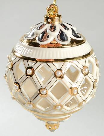 Florentine & Pearl Collection Ball Ornament - Boxed
