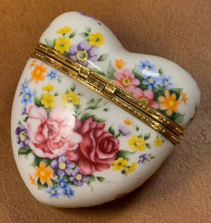 Lefton Hinged Boxes Heart Trinket - Boxed