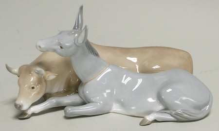 5700 Group Nativity Bull And Donkey - With Box