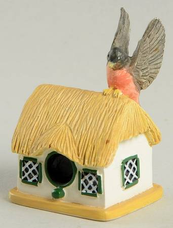 Garden Birdhouse Thimble Collection American Robin On Thatched Roof - Boxed