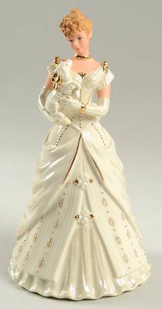 Classic Ivory Christmas Figurines A Home For Christmas - Boxed
