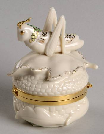 Secret Garden-Miniature Boxes Grasshopper Box - Boxed