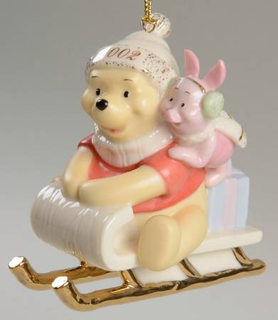 Annual Pooh Ornaments Sledding Friends - No Box
