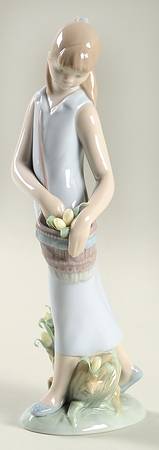 Lladro Collector Society Figurines Tulip Garden-2007 - Boxed
