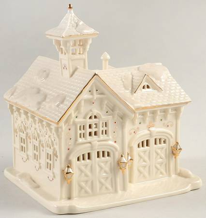 Mistletoe Park Village Carriage House - Boxed