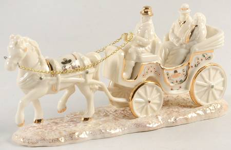 Mistletoe Park Village Horse Drawn Carriage - Boxed