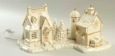 Mistletoe Park Village Santa's Barn And Workshop - No Box