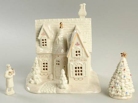 Mistletoe Park Village Cottage Starter Set  - Boxed