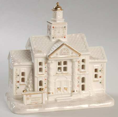 Mistletoe Park Village Town Hall With Clock Tower - Boxed