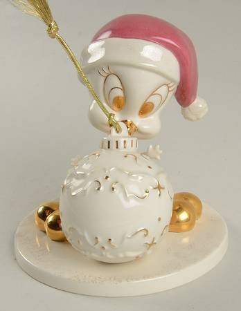 Classic Looney Tunes Tweety Trims The Tree - Boxed
