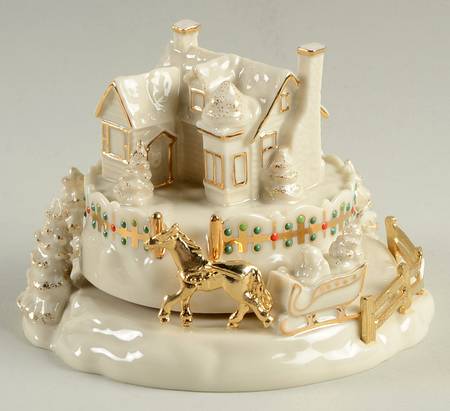 China Jewels Musicals Winter Cottage-Deck The Halls - Boxed