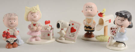 Peanuts Figurines Valentine's Day-Set Of 5 - Boxed