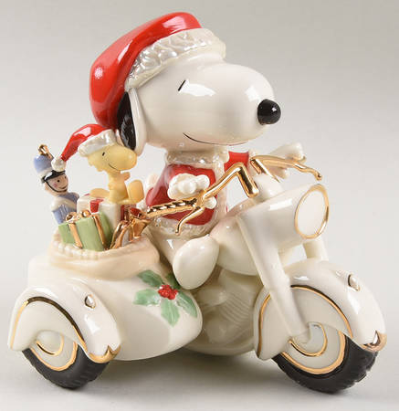 Peanuts Figurines Santa Snoopy's Midnight Ride - Boxed
