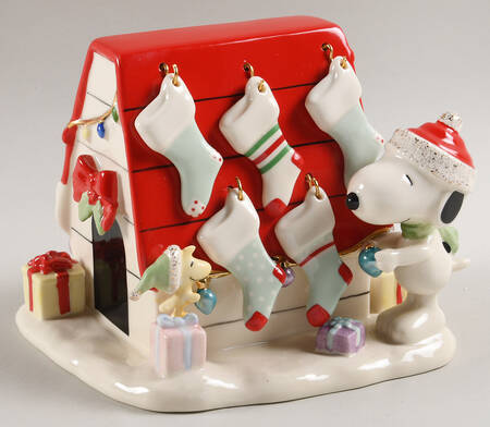 Peanuts Figurines Snoopy's Christmas Decor For You - Boxed