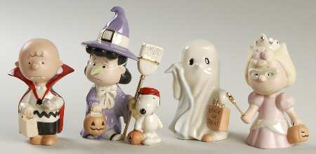 Peanuts Figurines Tricks & Treats-5 Pc Set - No Box